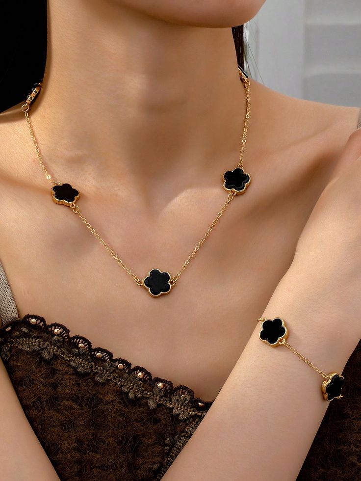 Lucky Clover Duo Set - Gold Plated Necklace & Agate Bracelet