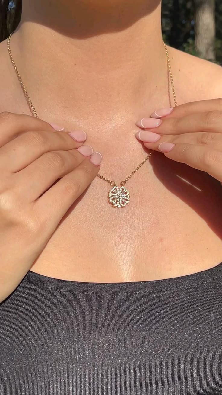 Rose Gold Magnetic Four-Leaf Clover Necklace