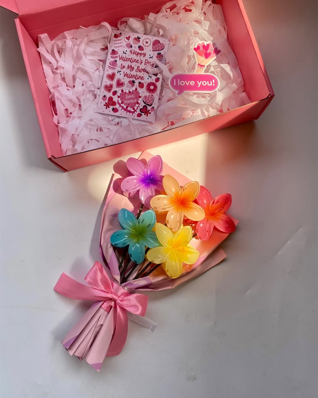 Hair Clutcher Bouquet | Claw Clip Flower Gift Bouquet (5 Large Claw set)