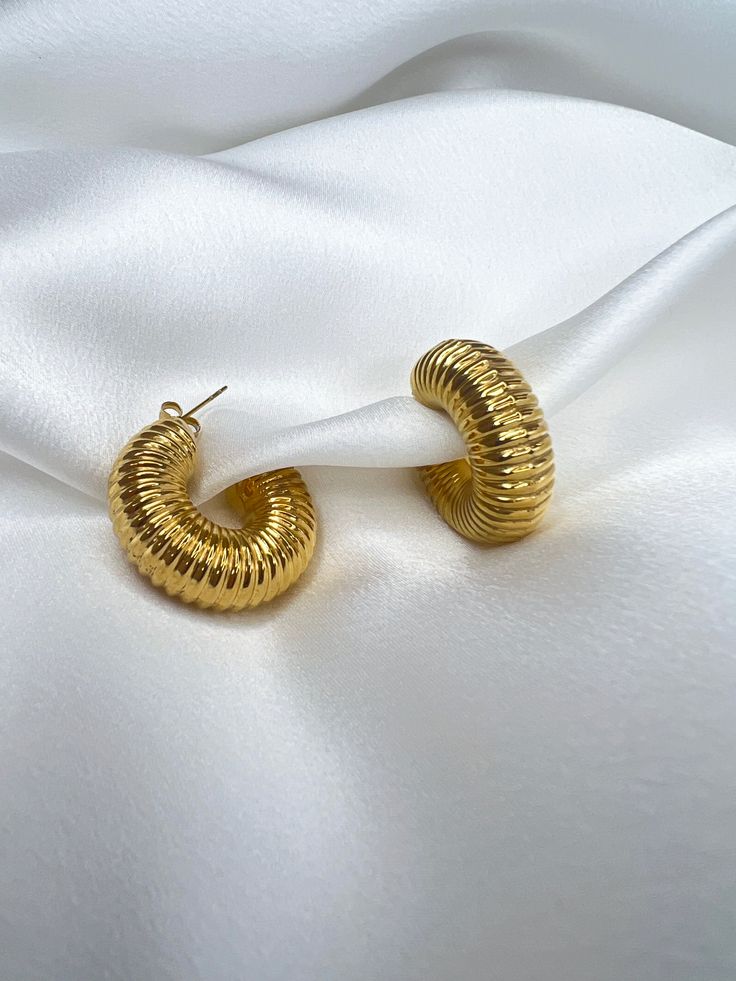 Comfy Chunky Gold Ribbed Hoops Earings - Gifted by Moni earing for women
