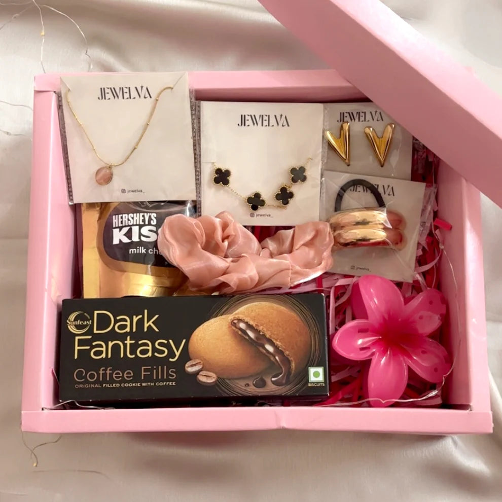 The Chic Delight Gift Hamper