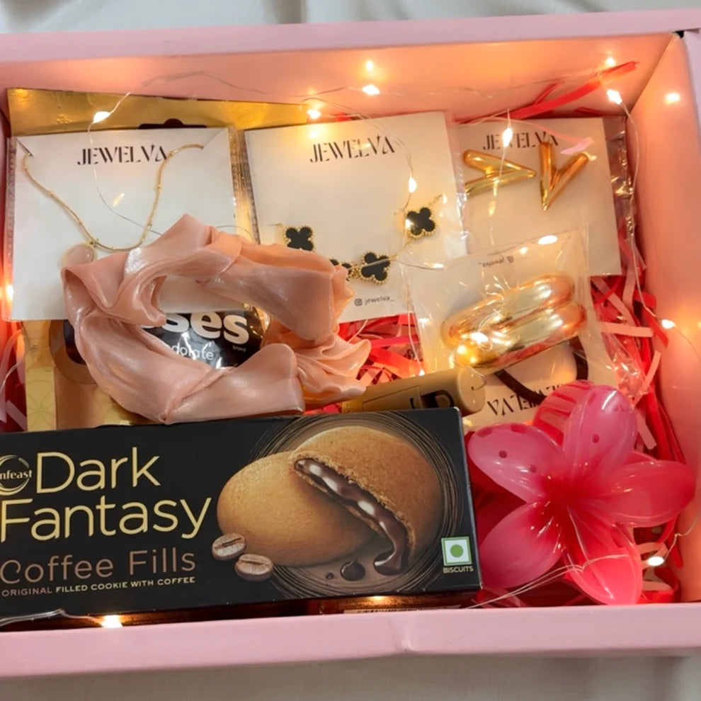 The Chic Delight Gift Hamper