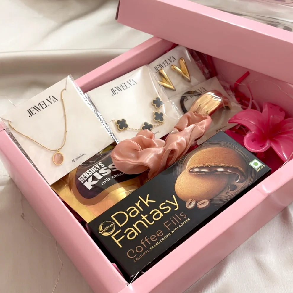 The Chic Delight Gift Hamper
