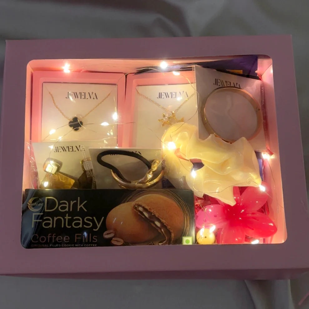 The Chic Delight Gift Hamper