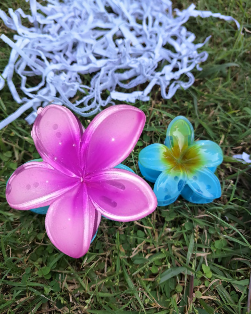 Heartfelt Moments Gift Hamper – Necklace, Claw Clips, Scrunchies, Bracelet + Personalized Message